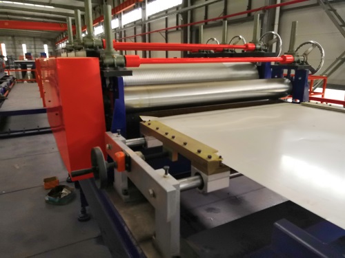 高速護(hù)欄板設(shè)備五種安裝技巧防止惡意移動(dòng)和防風(fēng)